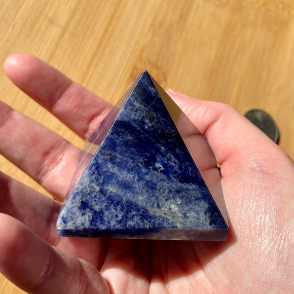 Sodalite Pyramid - Picture 3 of 12